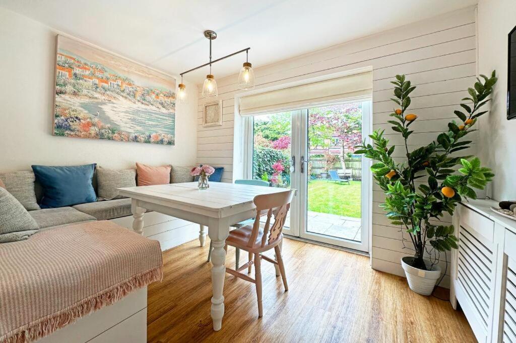 Bluebell House Home In Country Village. Nec/Stratford/Birmingham ソリフル エクステリア 写真